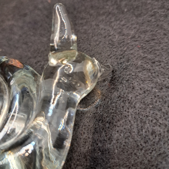 Vintage clear glass snail paperweight. - Picture 2 of 6